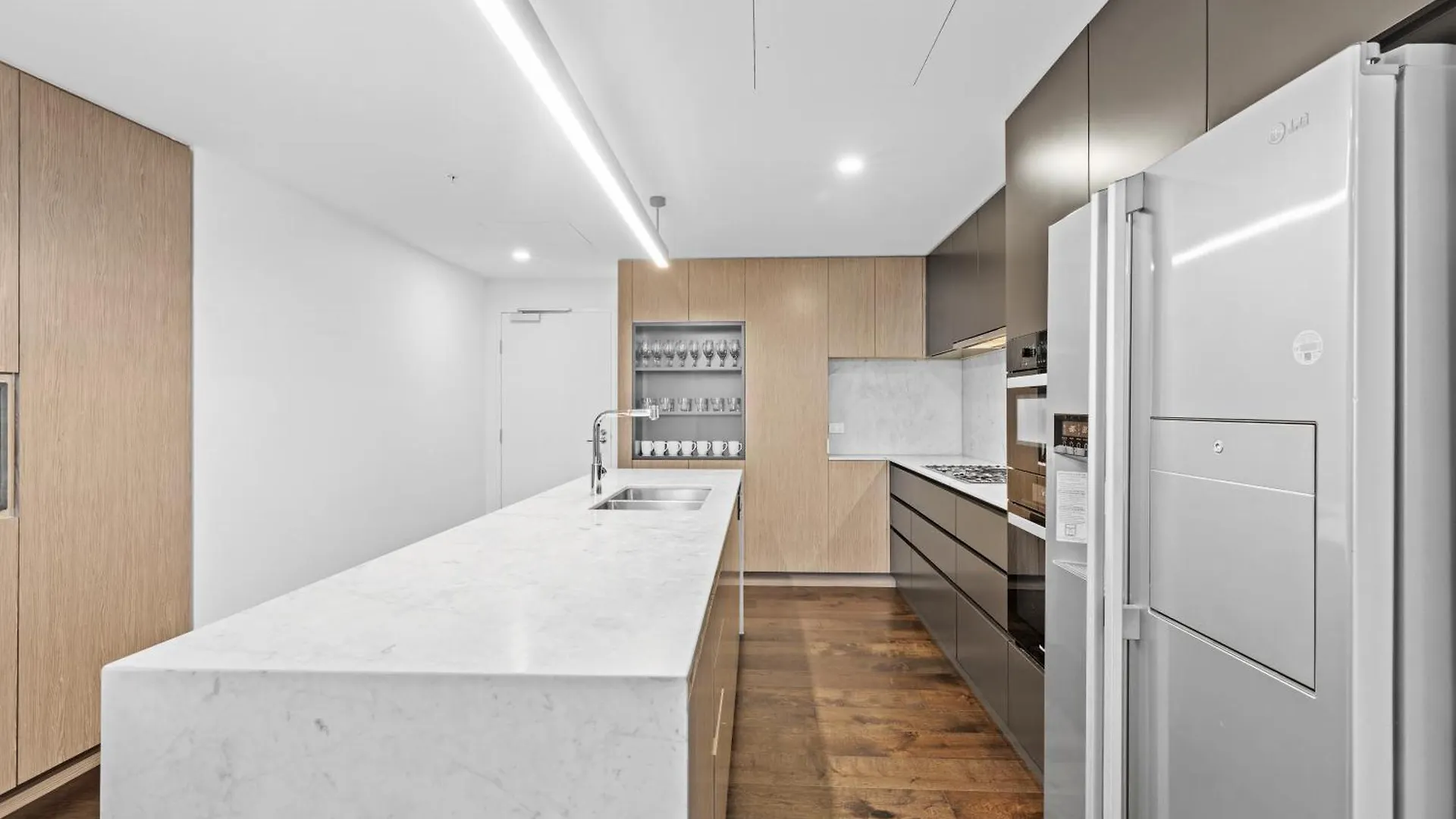 **** Aparthotel Brisbane One Apartments By Cllix Australia