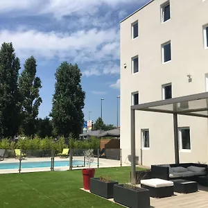 https://comfort-hotel-martigues-saint-mitre.fr-provencehotel.com