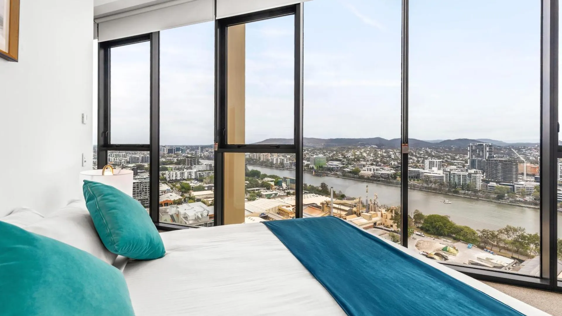 Brisbane One Apartments By Cllix 4*,